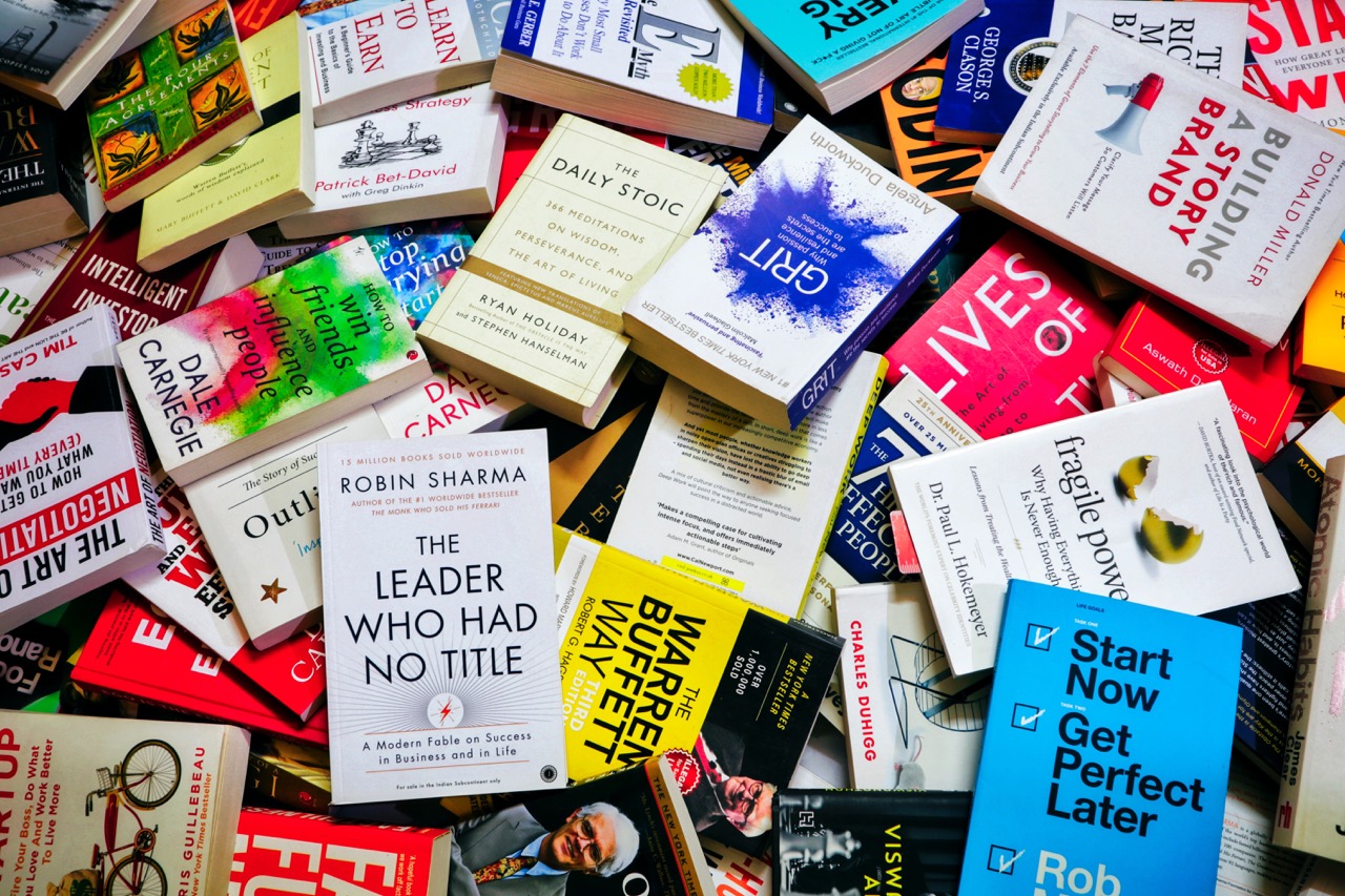 los mejores libros de autoayuda en Ingles desparramados